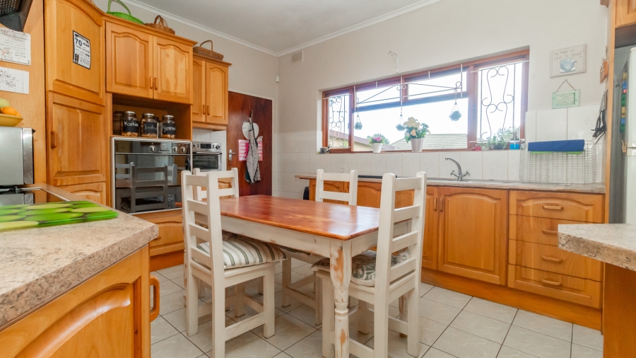 4 Bedroom Property for Sale in De La Haye Western Cape